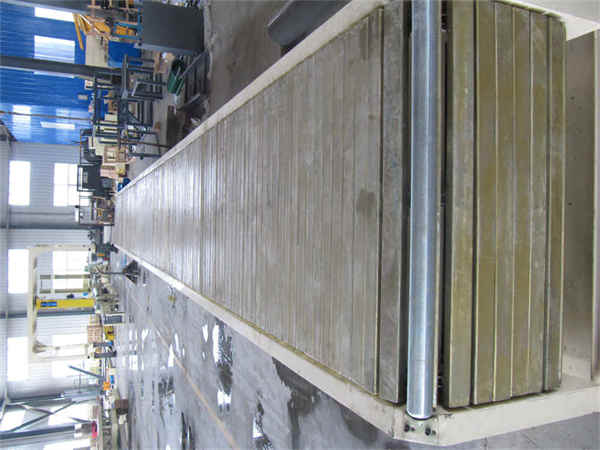 Heavy-duty Flat Top Chain Conveyor Line For Sales