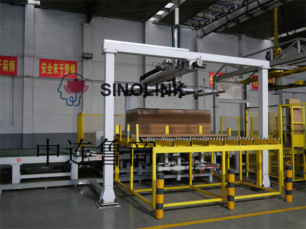 Automatic suction protective cardboard (protection wood board) truss manipulator