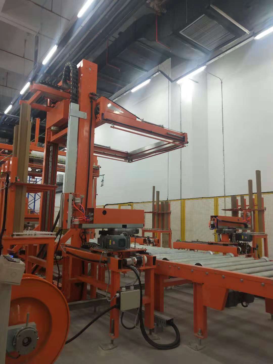 Full Automatic Extended Corner Protection Horizontal Strapping Machine
