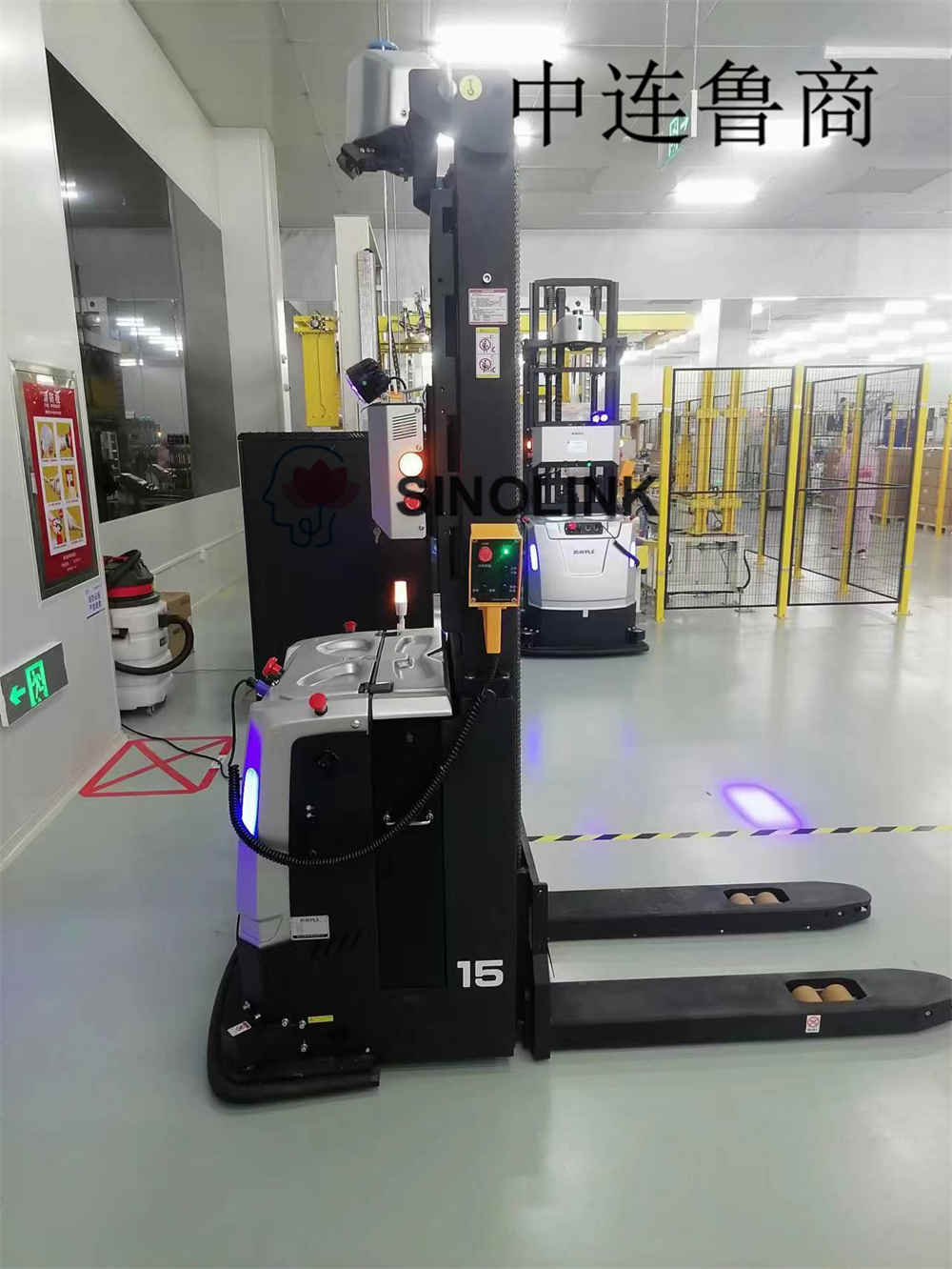 Autonomous Mobile Robots (AMRs)in Material Handling