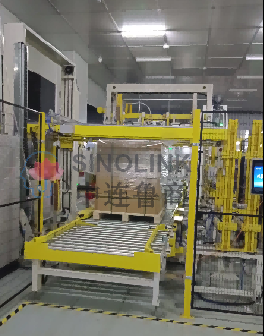 Photovoltaic Packaging: Cross Strapping + Corner Protectors with Film Wrapping